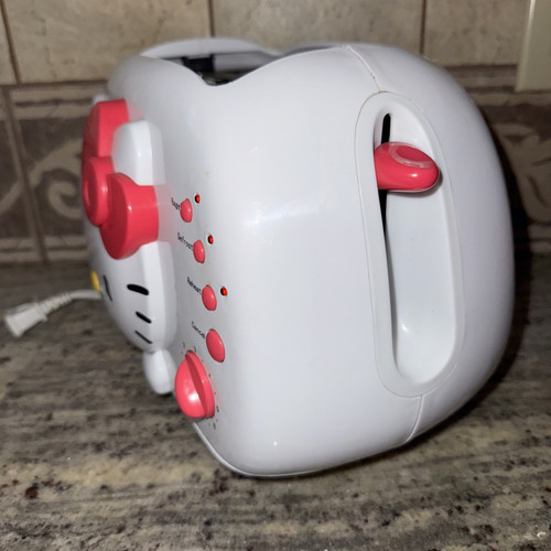Hello Kitty Toaster 2-Slice Wide Slot KT5211 Bread / Bagel White & Pink Sanrio - Picture 3 of 6