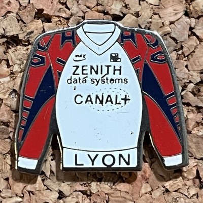 ZENITH Data Systems Pin s OL Fußball Trikot CANAL+ Lyon Emaille 