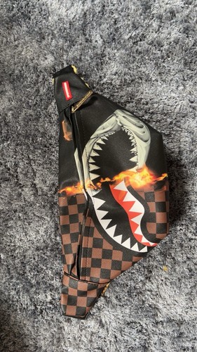 Sprayground marsupio burnt shark in paris, Real with tags to prove it, - Picture 2 of 11