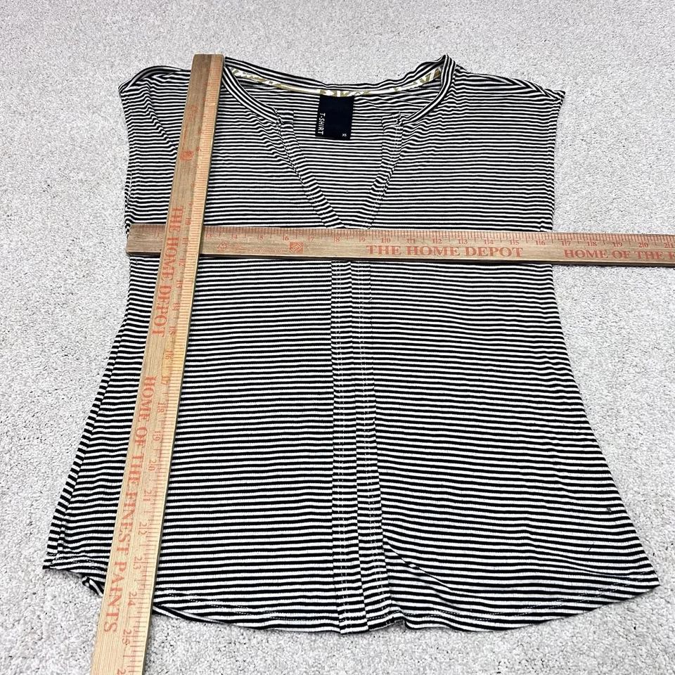 Camiseta Anthropologie Dolan para mujer negra blanca a rayas manga gorra cuello en V talla XS Foto 2 de 4