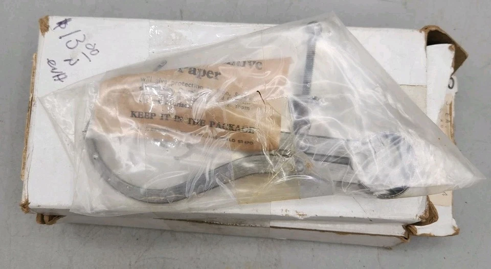 A Pair Of General Hardware Mfg. #452-4 Outside Calipers Flat Legs 4.5" USA NOS  - Image 2 of 4