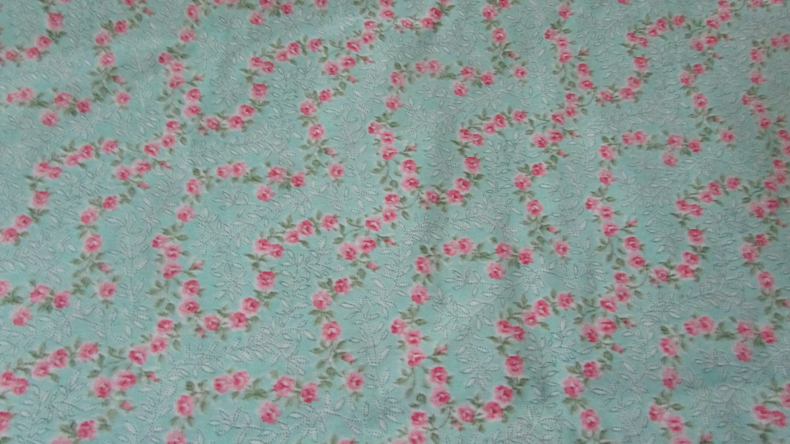 Vtg early 2000's Cotton Quilt Sew Craft Fabric  GREEN/PINK Floral Spray Print