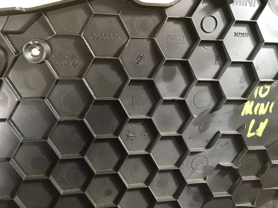 Mini Cooper 2010 lado izquierdo debajo del tablero calentador soplador ventilador cubierta 3422670 OEM. Foto 4 de 4