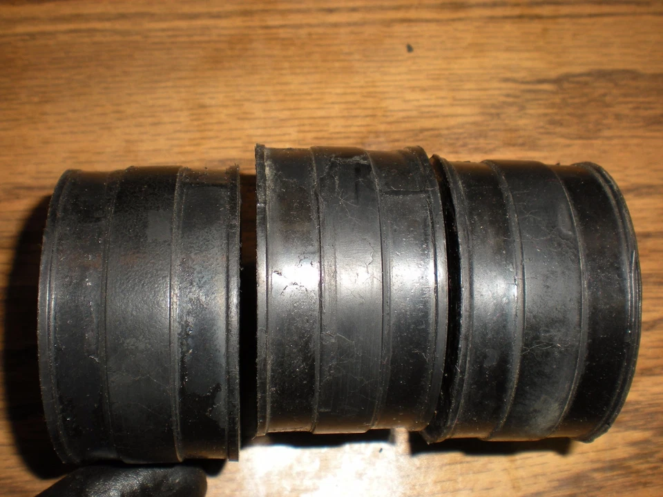 Colector de admisión goma 1981 Yamaha XS850 TRIPLE 81 4R3 XS 850 Foto 3 de 3