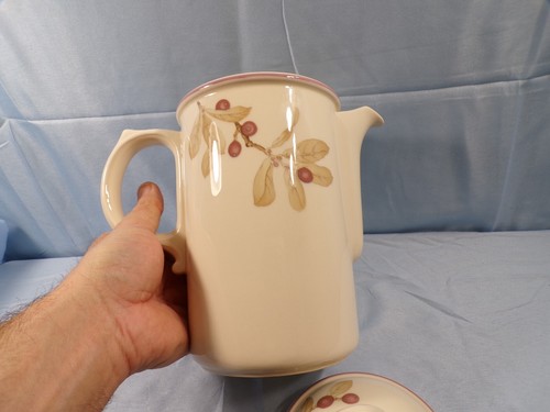 Wedgwood Chestnut Coffee Pot - Picture 4 of 11