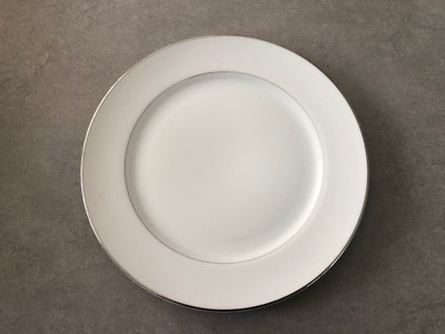 Harmony House China Mary 3835 White w/ Platinum Trim - 10-1/2'' DINNER PLATE
