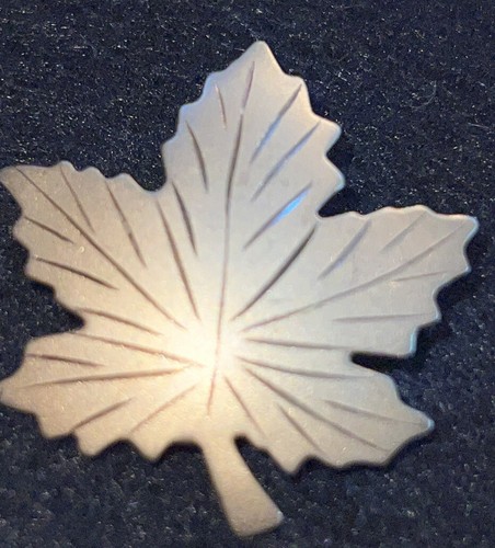 MAPLE LEAF BROOCH marked. BOND BOYD GF GOLD Canadian designer
