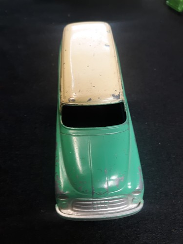 TOOTSIETOY 5 1/2 INCH 1952 TWO TONE VAN IN VERY GOOD CONDITION - Picture 3 of 8