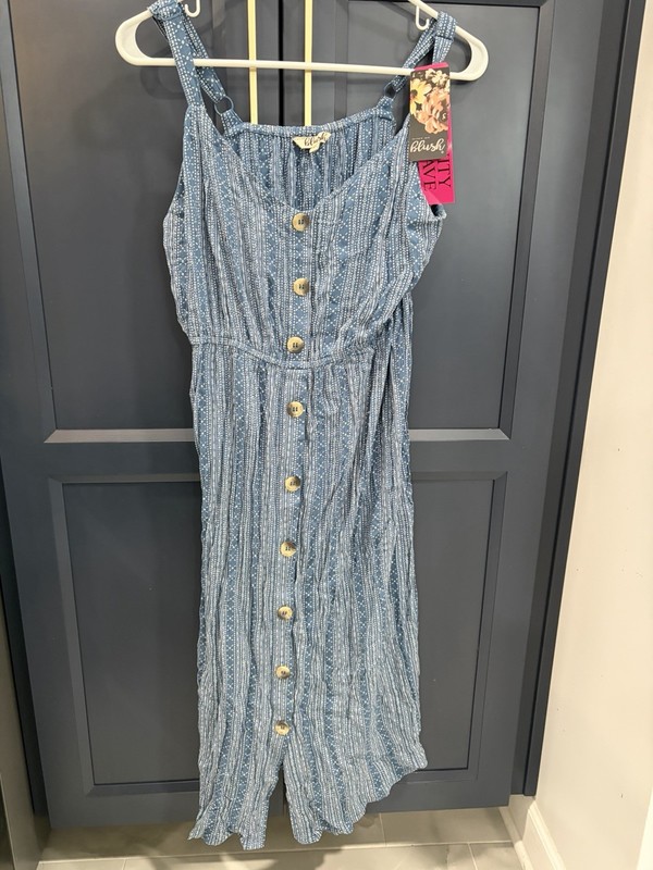Hint of Blush Maternity M Blue/White Geometric Button Front Strappy Jumpsuit