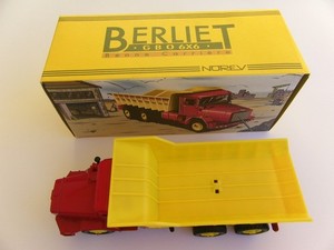 EXCEPTIONNEL BERLIET GBO QUIRALU AVEC BACHE TOUT D ORIGINE / BON ETAT D ORIGINE