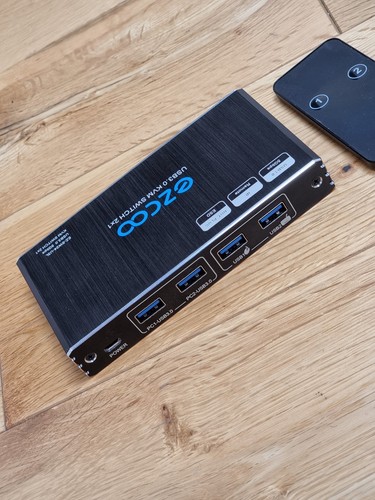 EZCOO USB 3.0 2x1 KVM Switch , 2x A-A Cable, IR extender w control  - Afbeelding 2 van 3