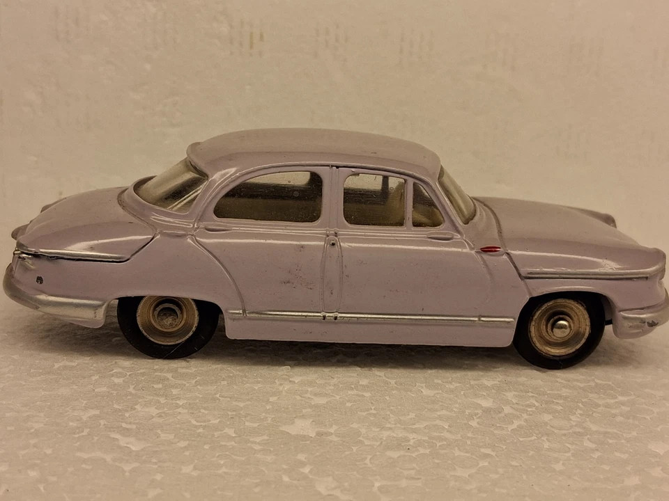 Dinkytoys Panhard PL 17 Réf: 547 - Photo 3/4