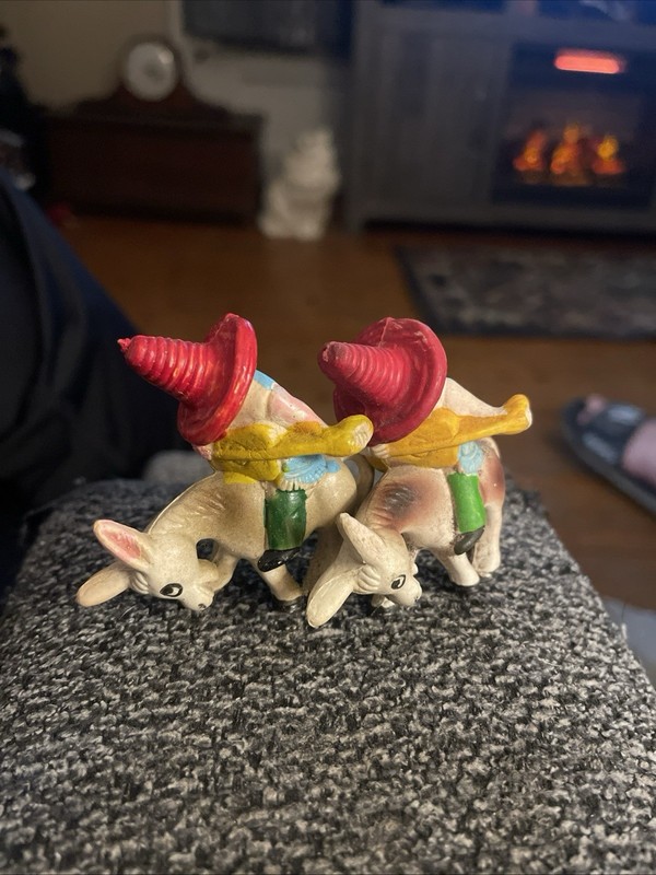 vintage 2” Mexican Man with Sombrero Playing Guitar on Donkey Plastic Figure Set