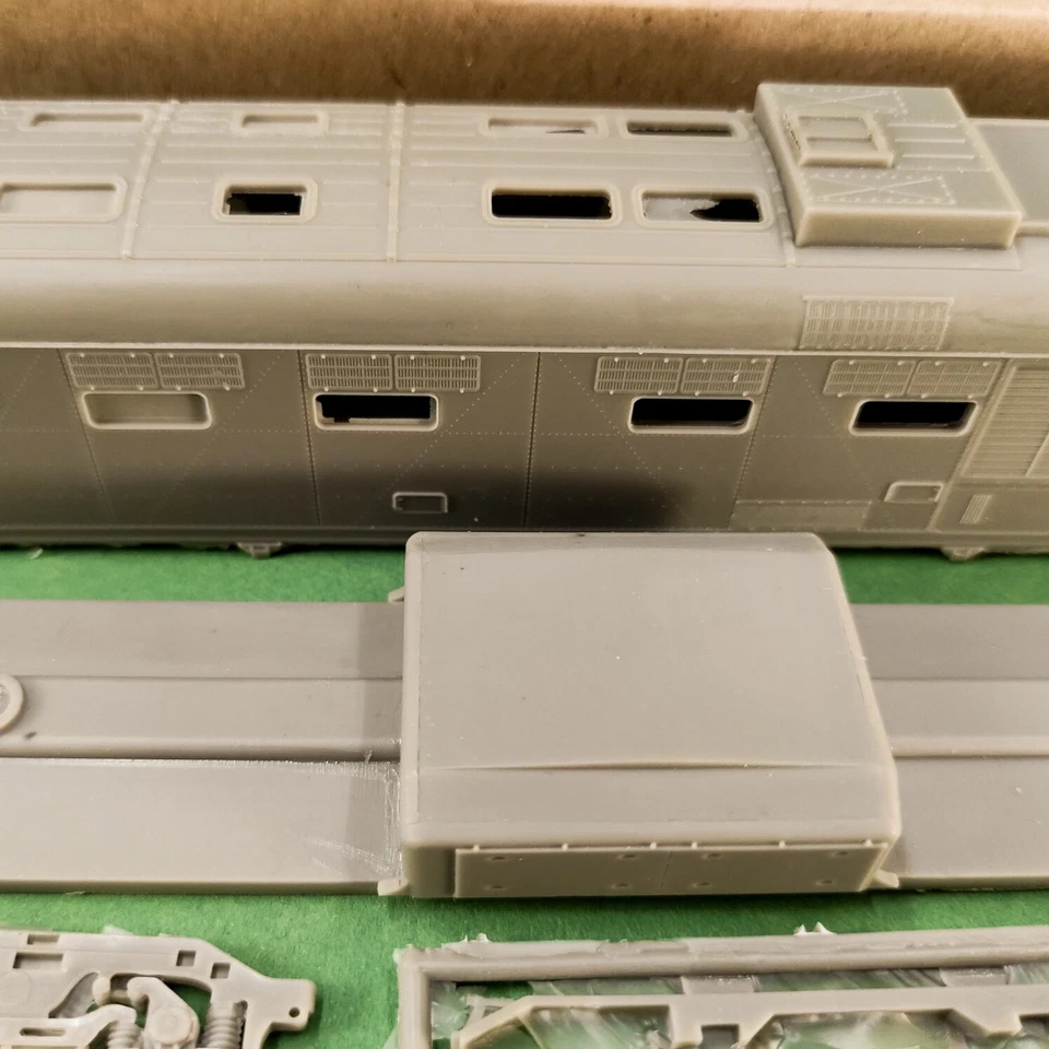 Soviet diesel locomotive TEP60 H0 scale 1/87 Kit for assembly RZD - Image 3 of 4