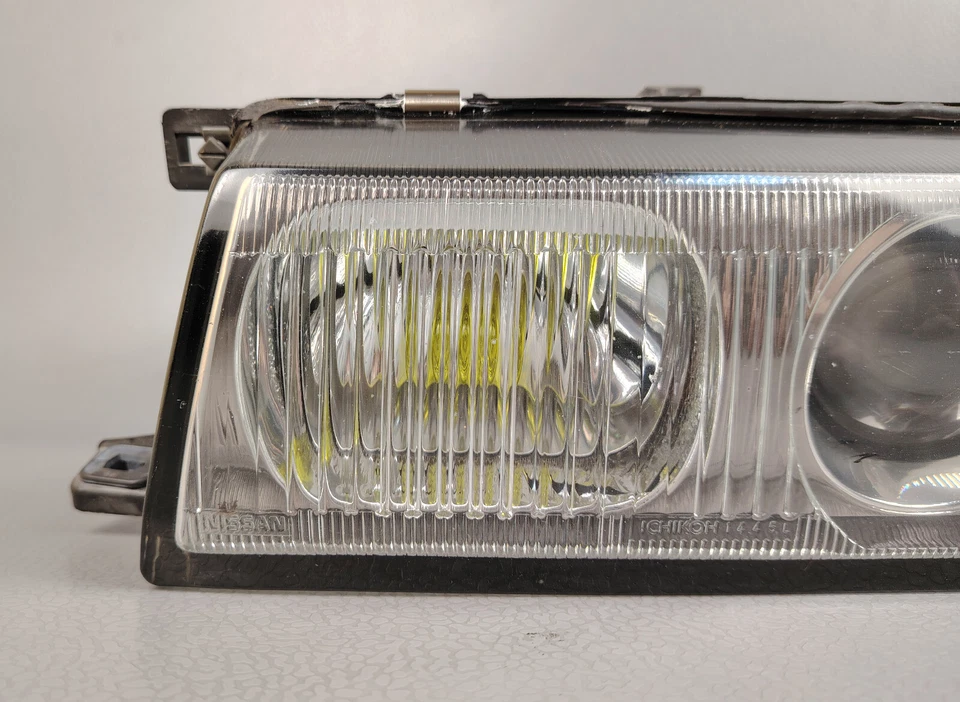 1988 1994 NISSAN Cefiro A31 front Head light Assembly Left B606071L10 - Image 2 of 4