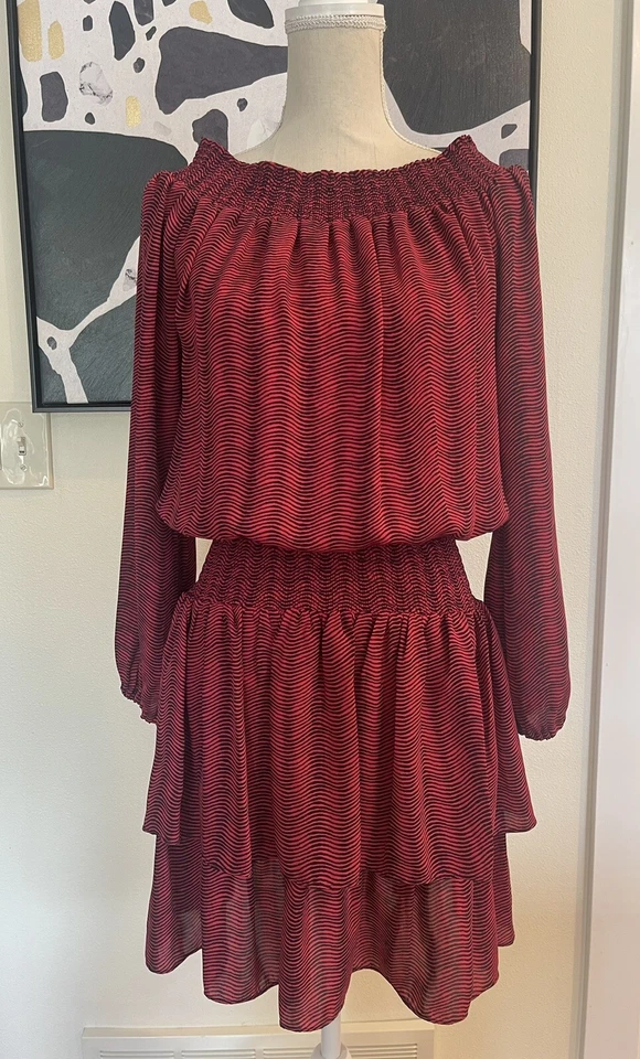 Vestido Michael Kors Rojo Negro Talla 8 Manga Larga Hasta la Rodilla Foto 2 de 4