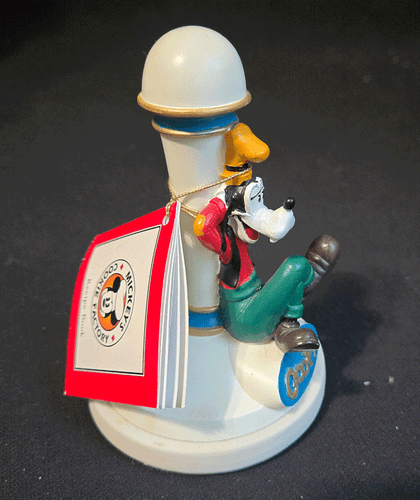 Mickey & Co. Relaxing Goofy Collectible & Decorative Cookie Stamp - Picture 6 of 7