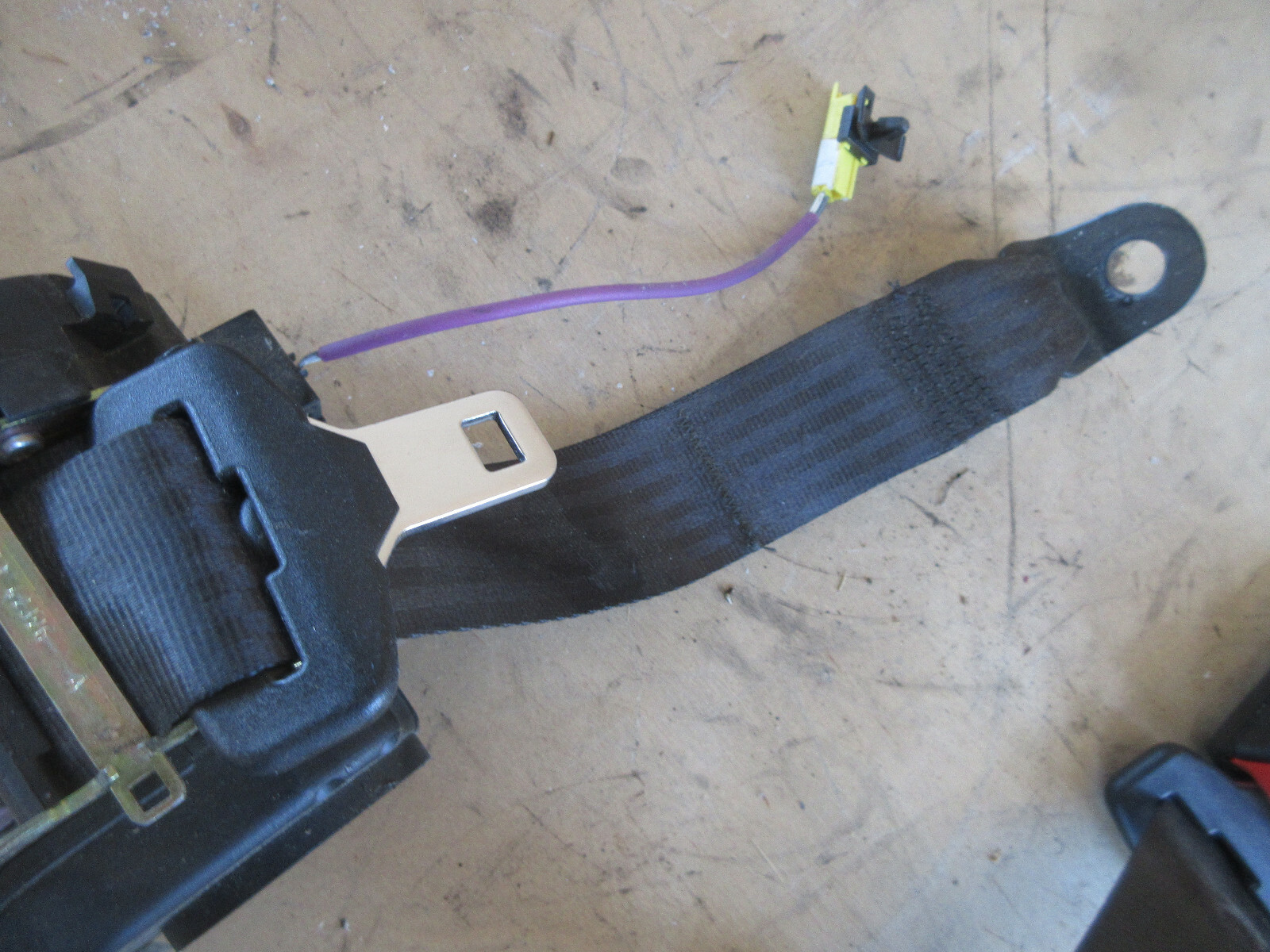 Maserati Quattroporte - Rear Lateral Seat Belt Roller - P/N 66948500