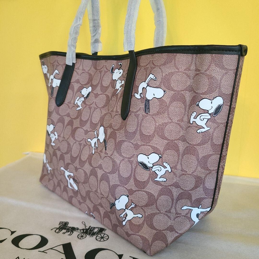 Coach X Peanuts City Tote in Signature Canvas Snoopy Print