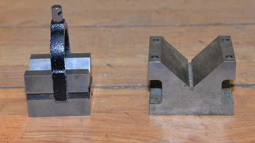 Taft Pierce 3 x 4 V block & Mitutoyo 3 x 2 1/2 cast iron machinists inspection 