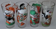 4 Looney Tunes 1976 Pepsi Glasses-Daffy Duck, Sylvester, Tweety Bird, Bugs Bunny