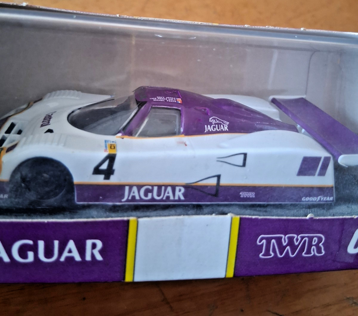 MODEELLINO AUTO JAGUAR XJR-11 N.042 -N.4 PRODOTTO DA ONYX VEDI FOTO E DESRIZIONE