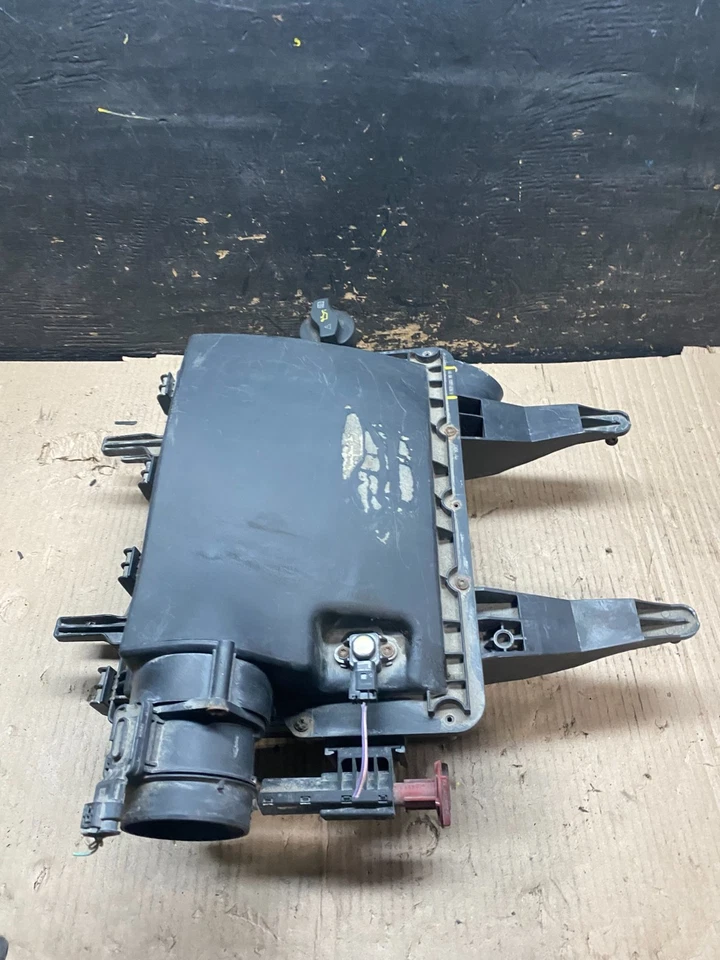 Mercedes-Benz Sprinter 2500 2010 a 2018 3,0 L caja purificadora de aire OEM V3983 DG Foto 4 de 4