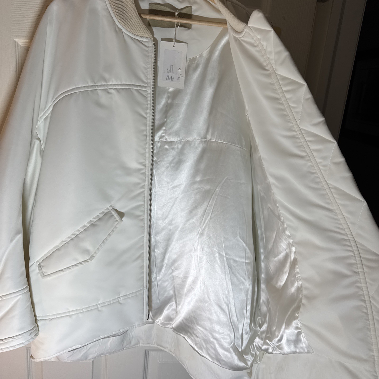 Women’s  Christian WIJNANTS Off White Bomber Jacket Sz42.NWT Gorgeous Oversized thumbnail 4