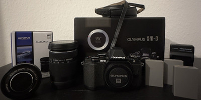 Olympus OM-D E-M10 Set | 2 Objektive (14-42mm & 40-150mm) | Ledergurt | 3 Akkus