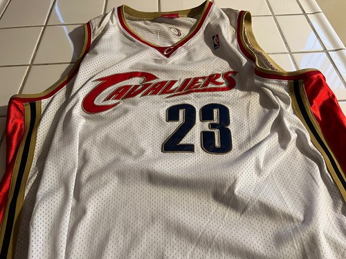 Lebron James Cleveland Cavaliers AUTHENTIC Rookie Jersey By Reebok. Size 60.
