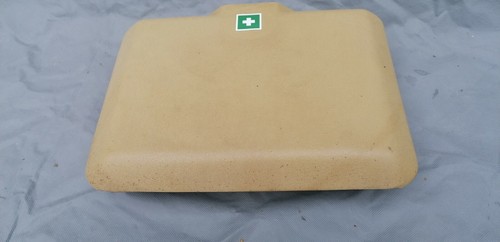 MERCEDES W123 C123 FIRST AID BOX CREME - Picture 4 of 6