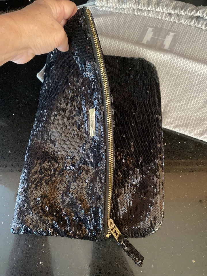 De colección. Bolso sin asas Halston Heritage Jenny plegable de lentejuelas con bolsa antipolvo — negro Foto 4 de 4