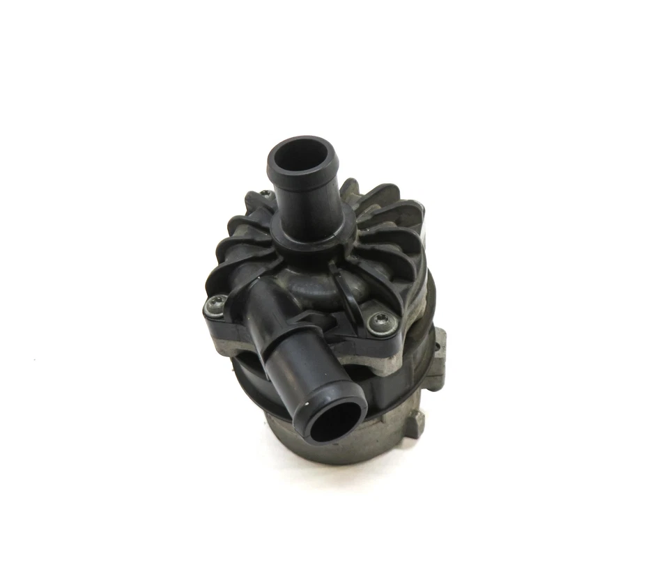 AUDI S5 2016 (B8 8T) 3,0 L motor sobrealimentado auxiliar bomba de refrigerante de agua Foto 2 de 4