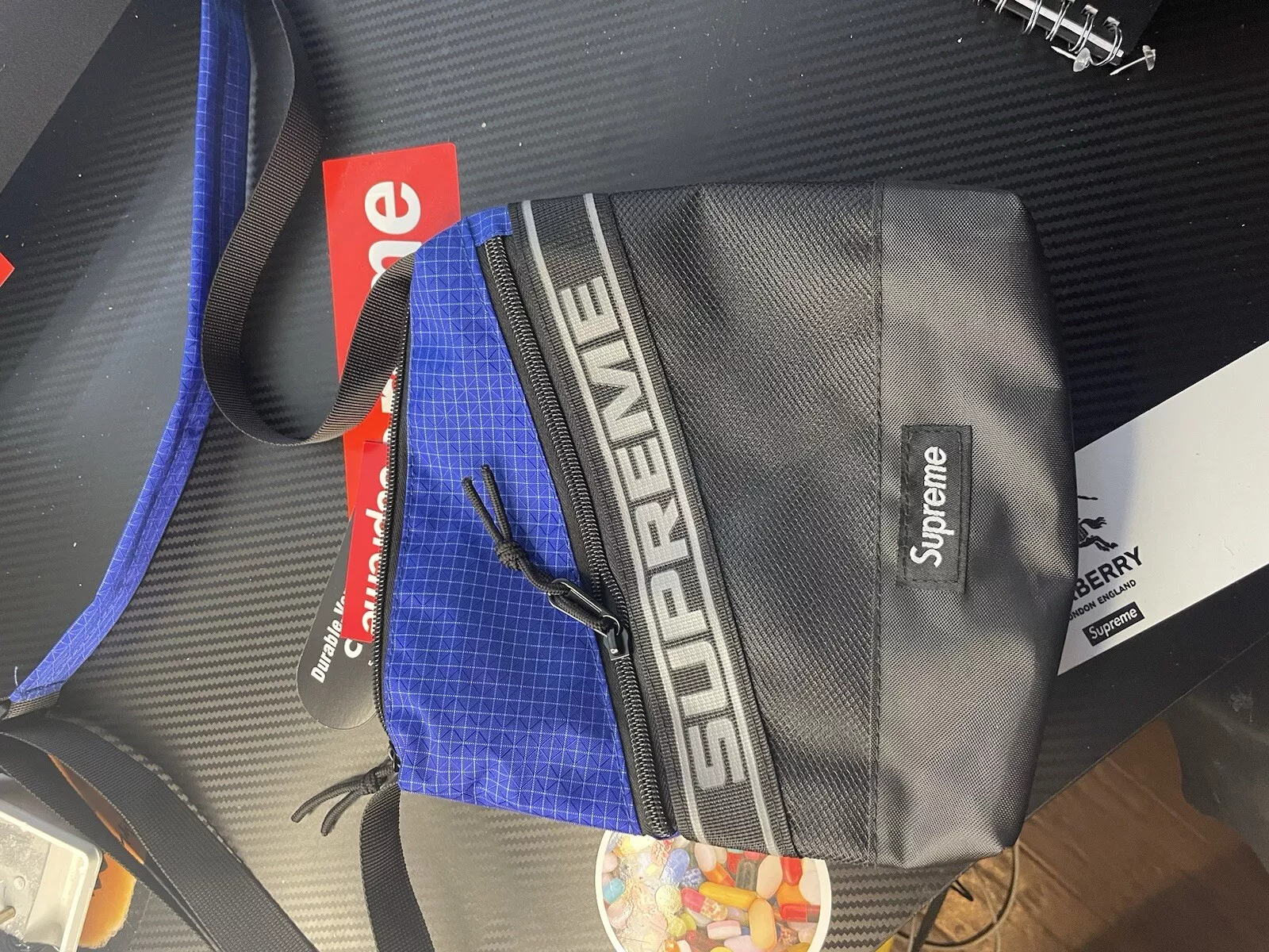 Sac à bandoulière logo suprême FW23