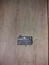MICROWAVE DOOR LATCH MICRO SWITCH X 1 LF-10-02 1HP 2 PIN