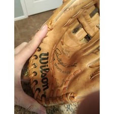 BASEBALL GLOVE WILSON JIM CATFISH HUNTER ACH2170 RIGHT HAND THROW