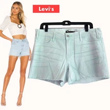 LEVI's NWOT Skater Whiskering Frayed Hems Low-Waist Wedgie Shorts 12