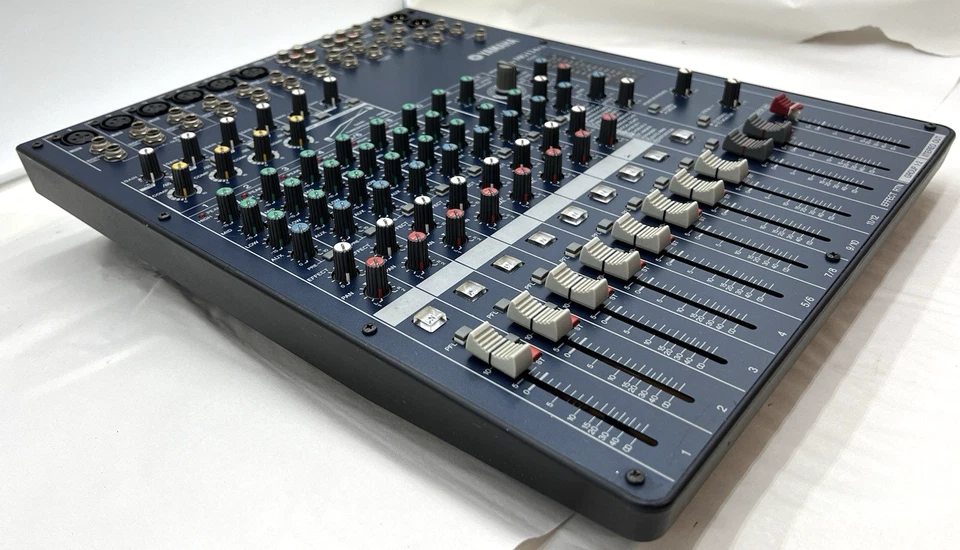 Yamaha MG124CX Mixing Console 12-Channel Compact Audio Mixer - Image 4 of 4