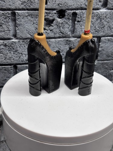 Scarpe con tacco Bratz Bratzaversary personalizzate in resina nere - Foto 10 di 16