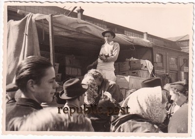 Foto Hafen Hamburg Verkäufer Fischmarkt,  50er Jahre (A48)