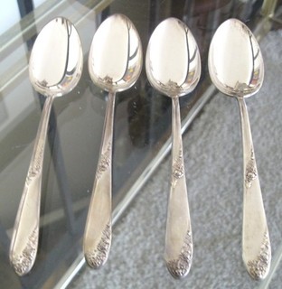 4 LUNT Sterling Silver 6" Teaspoons Sweetheart Rose Pattern 110g