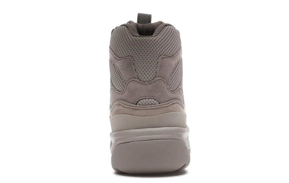 Bota Yeezy Temporada 7 Desert Talla 5W (Color-CINDER) Sin Caja (Nueva) Foto 4 de 4