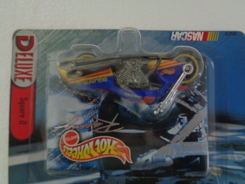 Kenny Wallace #55 SQUARE D Hot Wheels Deluxe Scorchin Scooter Series 1/64 Scale - Picture 4 of 13