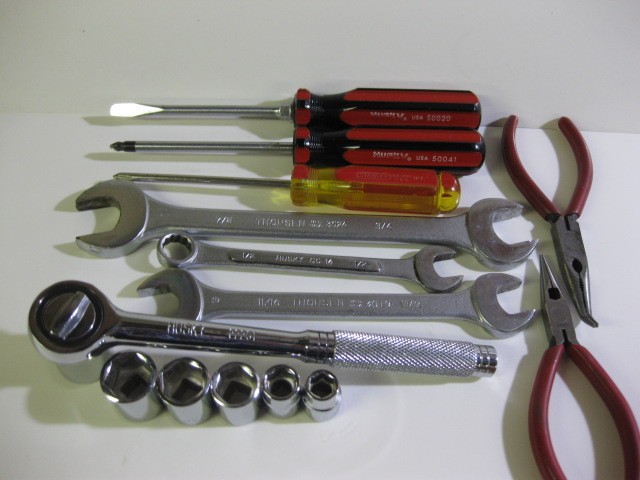 TOOL lot * Sockets Wrenches Screwdrivers Needlenose * HUSKY STANLEY THORSEN