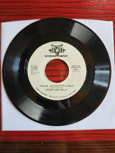 Jockey Joe Kelly 45 Nobody Loves Me/Fallin’ In Love With A Smile (Jewel 7605) - Picture 2 of 2