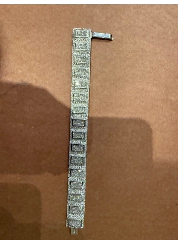 Picture 1 of 1