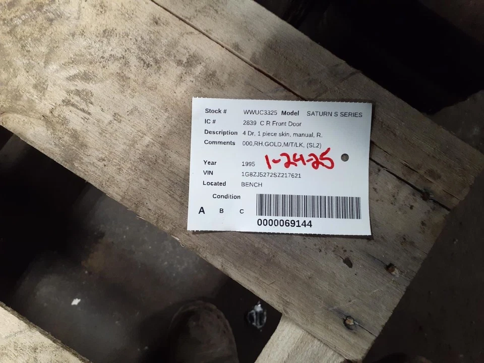 Passenger Front Door 4 Door 1 Piece Skin Fits 91-95 SATURN S SERIES 611908 Foto 3 de 3