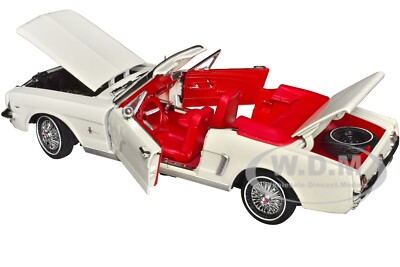 1964 1/2 FORD MUSTANG WHITE 007 BOND GOLDFINGER 1/18 DIECAST BY