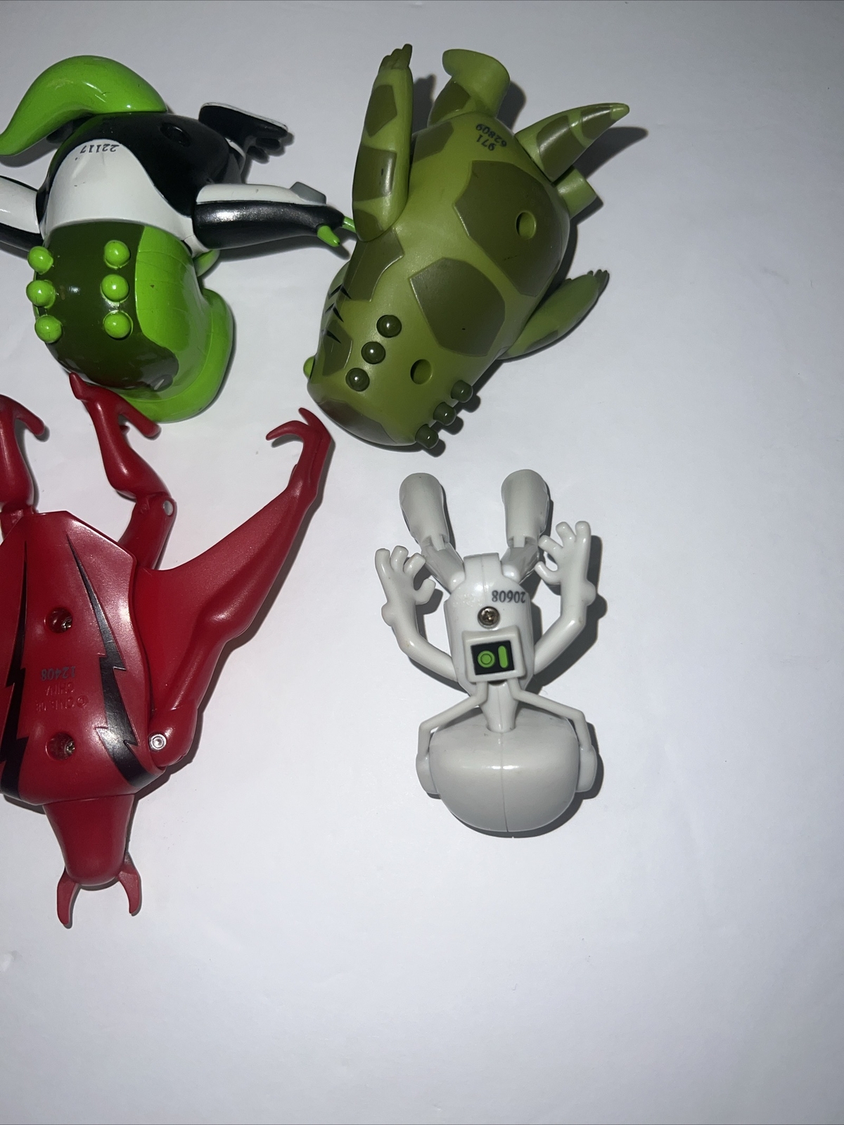 Ben 10 4&rdquo; Action Figure Lot of 8