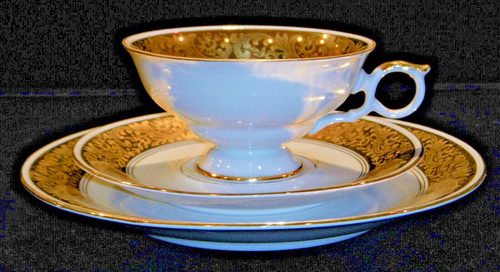 * Vintage OSCAR SCHALLER & CO. BAVARIA ELFENBEIN Goldtasse, Untertasse & Dessert Set - Bild 2 von 17